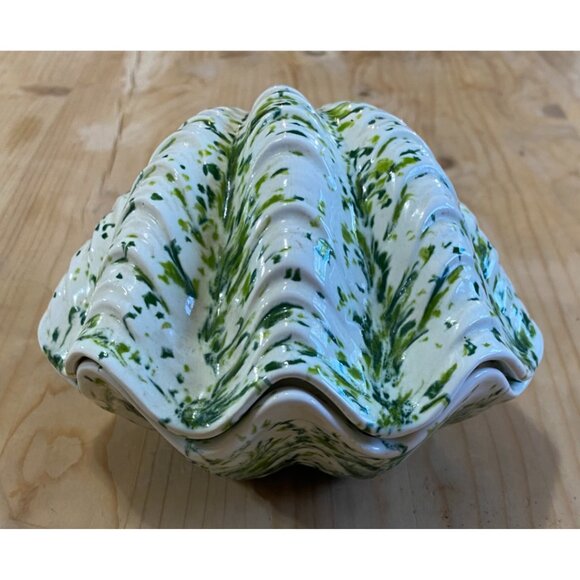 Green & White Ceramic Clam Shell Trinket / Candy / Soap / Nuts Dish Ocean Sea - Picture 2 of 6